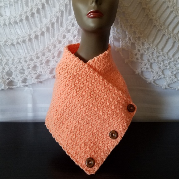 Scarf, Cowl - Picture 1 of 4